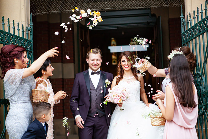 Hochzeitsfotograf Gelsenkirchen mit Brautpaar Blüten